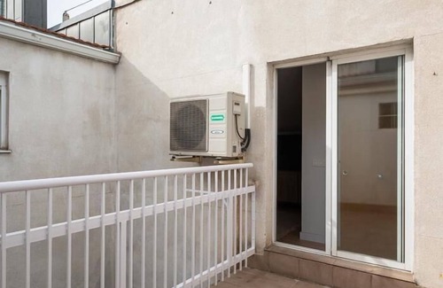 Embajadores Apartamento | Tirso de Molina - Ático de 1 Dormitorio con terraza