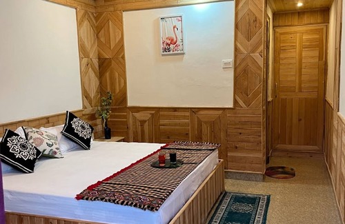 Banjar Hotel | Tirthan Brij Edge