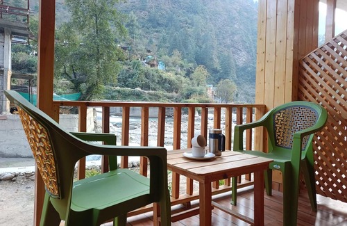 Banjar Cabaña | Tirthan Holidays Cottage
