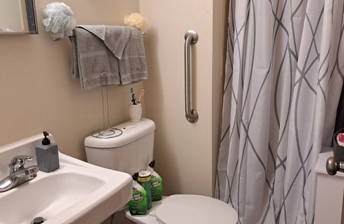 Downtown Minneapolis Cama Y Desayuno | TISOM BRAND Bed Breakfast Beverages A MAN'S CAVE#1