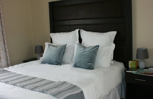 Ramotswa Casa | Titan Valley Guest House & Stargazing