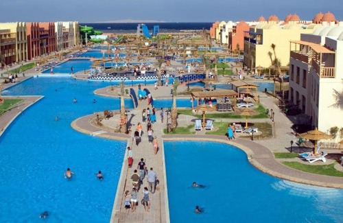 Hurghada Hotel | Titanic Aqua Park Resort fun city