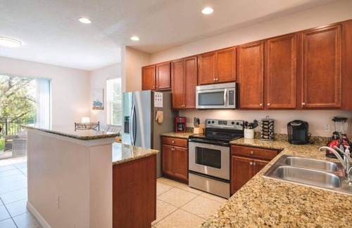 Crestwynd Bay Casa | Tito's Beachy Townhouse, 1.5 miles from Disney