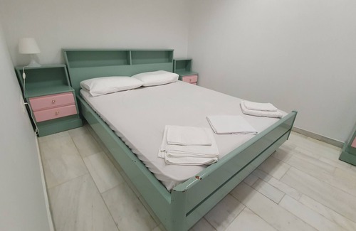 Markopoulon Casa | TK1 George Apartments by the Airport