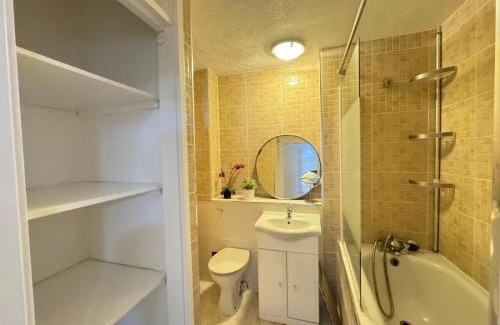 Plaistow Apartamento | TKS Modern 1BED Flat, London
