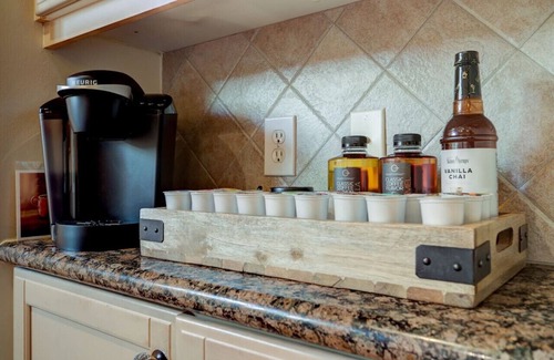 South Central Houston Casa | Spacious & Intimate Townhome near TMC/Rice/NRG