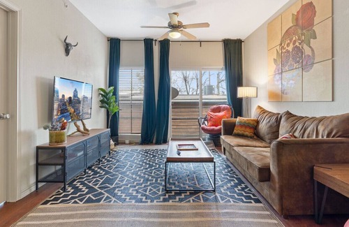 North Loop Condominio | TNC 205 luckey · Beautiful 4 Bedroom Condo, GREAT location!