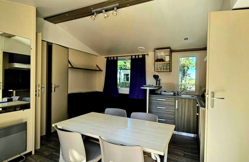 La Boissiere-de-Montaigu Chalet De Esquí | To complete