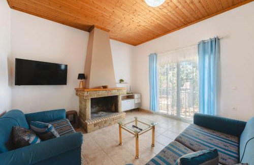 Pyrgos Apartamento | To Pournari Beachside Garden House - Happy Rentals