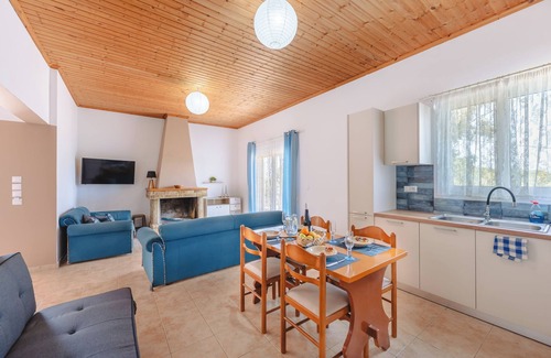 Pyrgos Casa | To Pournari Beachside Garden House, Korakohori, Greece