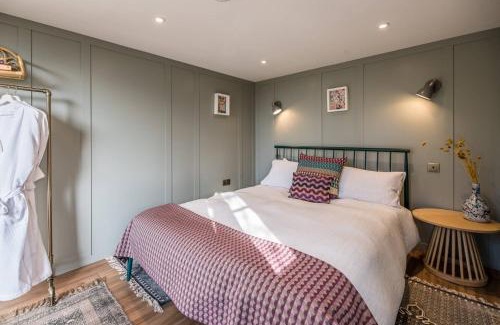 Beccles Cabina | Toad Hall Lodges - Luxury Glamping Lodges Near Southwold!