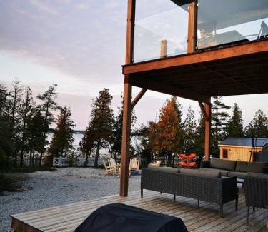 Northern Bruce Peninsula Casa | Tobermory Modern Waterfront Escape