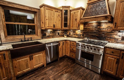 Blue Ridge Apartamento | Luxe Mtn Retreat – 3 King Suites, River Access, Hot Tub