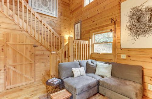 Mineral Bluff Casa | Toccoa Waterfront Hideaway Hot Tub and Fire Pit!