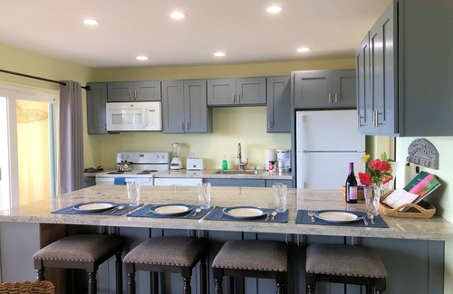 Estate Golden Rock Condominio | Toe's in the Sand - 2bd / 2bth Beachfront - VERANO 2020- solo $ 175. 00 por noche!