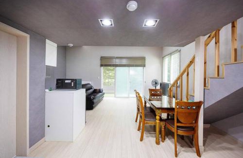 Gwangju Casa | Toechon Cheonjinam Pension