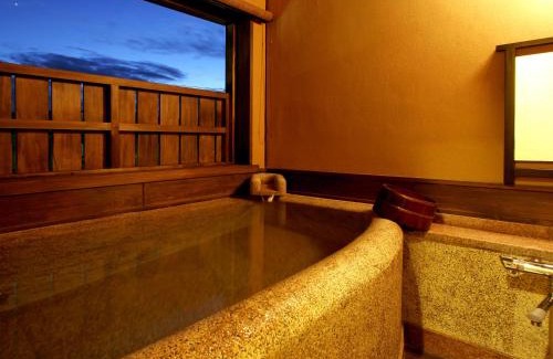 Tsukioka Onsen Hotel | Toeikan