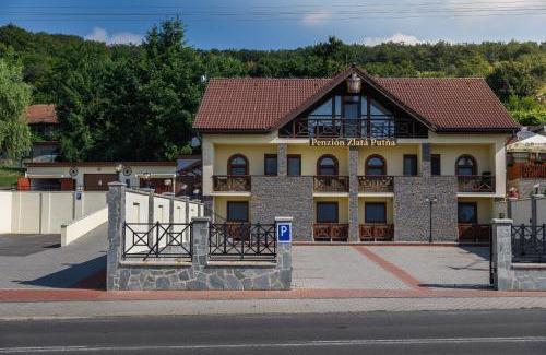 Vinicky Casa | Tokaj Zlatá Putňa - Restaurant & Pension