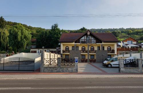 Vinicky Casa | Tokaj Zlatá Putňa - Restaurant & Pension