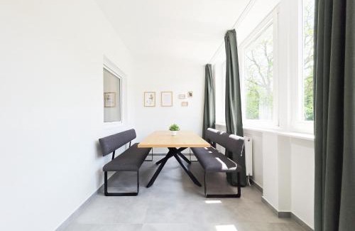 Eller Apartamento | Tolstov Apartments - 3 Room Apartments - Kitchen - Dining Room - 25 min to Messe DUS