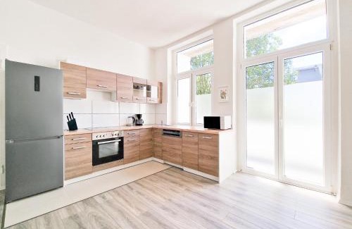Rath Apartamento | Tolstov Apartments - 3 Zimmer Wohnungen mit Balkon - 15 Min zur Messe DUS
