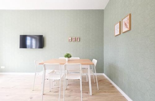 Gerresheim Apartamento | Tolstov Apartments - 4 Room Apartment - Maisonette - Balcony - 20 Min Messe DUS and Old Town DUS