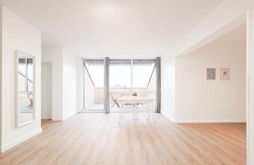 Rhein-Erft-Kreis District Apartamento | Tolstov Apartments - 5 Room Apartment - Balcony - Kitchen - Washing machine - next to Cologne