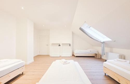 Rhein-Erft-Kreis District Apartamento | Tolstov Apartments - 5 Room Apartment - Balcony - Kitchen - Washing machine - next to Cologne