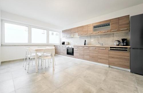 Friedrichstadt Apartamento | Tolstov Apartments - City Apartment with 5 Rooms - 15 Min Messe DUS & 10 Min Old Town DUS