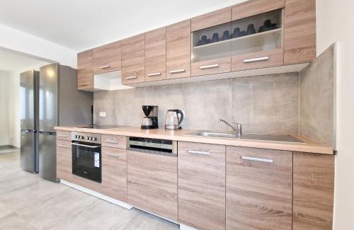 Neuenkamp Apartamento | Tolstov House - 6 Room House with Terrace and Parking - 25 Min Messe DUS & Airport DUS