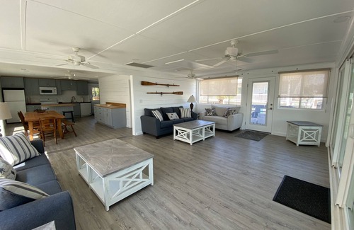 Summerton Casa | Tom Charles Goat Island Fishing Retreat