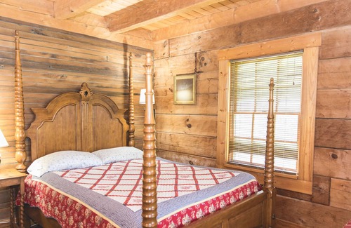 Natural Bridge Cabina | Cabina de Tom en Poague Run (Virginia Log Cabin)