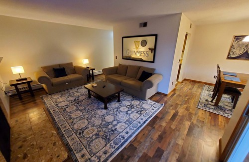 Sioux Falls Apartamento | Tomar Park Apt with Porch and Fireplace KP101APT6