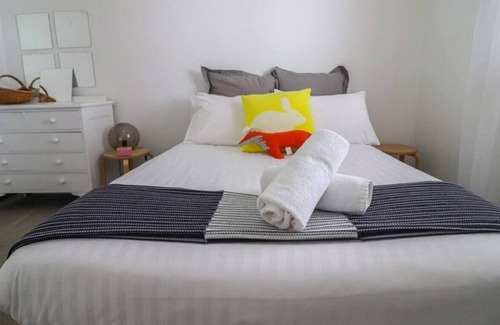 Marks Point Casa | Tommy's Lakehouse - Casa de campo con vistas al lago a 180 grados * Wifi *