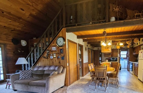 Amherst Cabina | River Ridge Cabin, privado, acogedor y sobre agua