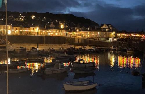 Mousehole Casa | Toms Harbour Light cosy cottage