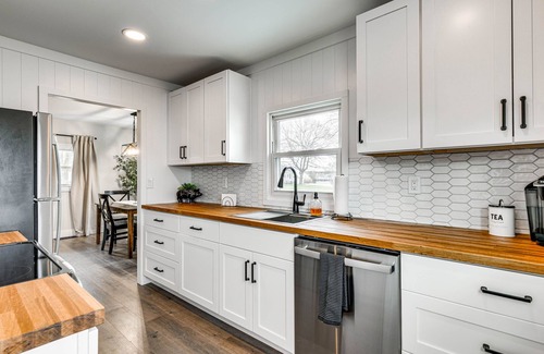 Tonawanda Casa | Tonawanda Home ~ 14 Mi to Niagara Falls State Park