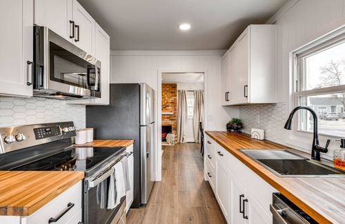 Tonawanda Casa | Tonawanda Home ~ 14 Mi to Niagara Falls State Park