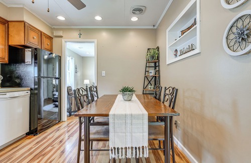 Tonawanda Casa | Tonawanda Home w/Gas Grill Near Niagara Falls!