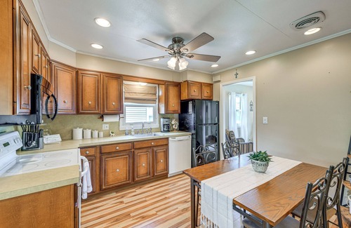 Tonawanda Casa | Tonawanda Home w/Gas Grill Near Niagara Falls!