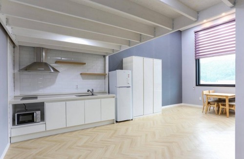 Yanghwa Casa | Tongyeong Asrai Pension