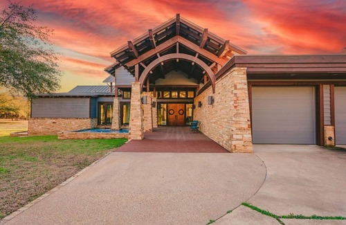 Crawford Casa | Tonkawa Riverfront Retreat: Secluded Oasis, just 20 miles to Baylor/McLane/Silos
