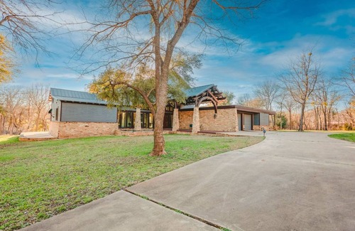 Crawford Casa | Tonkawa Riverfront Retreat: Secluded Oasis, just 20 miles to Baylor/McLane/Silos