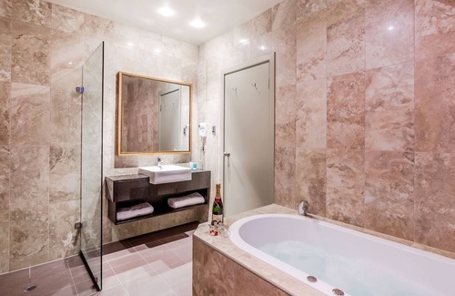 Tonsley Hotel | Tonsley Hotel