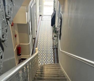 Paddington Hotel | Tony's House Hotel