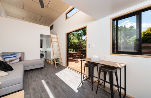 Mount Maunganui Casa | Toodle's Cozy Loft Hideaway