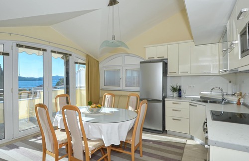 Okrug Gornji Apartamento | TOP apartamento 6 personas, piscina, excelentes vistas al mar, lujo, ubicación ideal, 3 dormitorios
