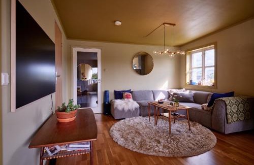 Leknes Apartamento | Top apartment in Leknes city, with carport