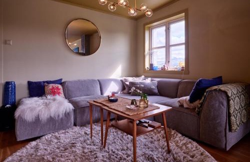 Leknes Apartamento | Top apartment in Leknes city, with carport