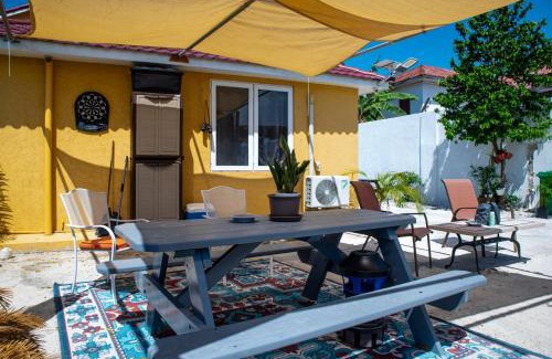 Montego Bay Apartamento | Top Bay Apartments - All 5 Units